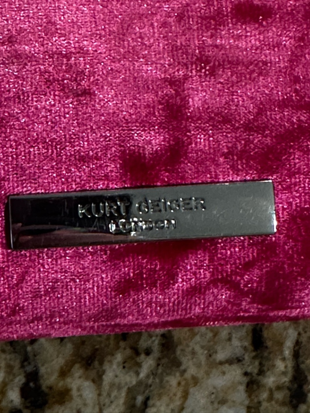 Kurt Geiger London Small Shoreditch Bow clutch in pink velvet. - Picture 9 of 16